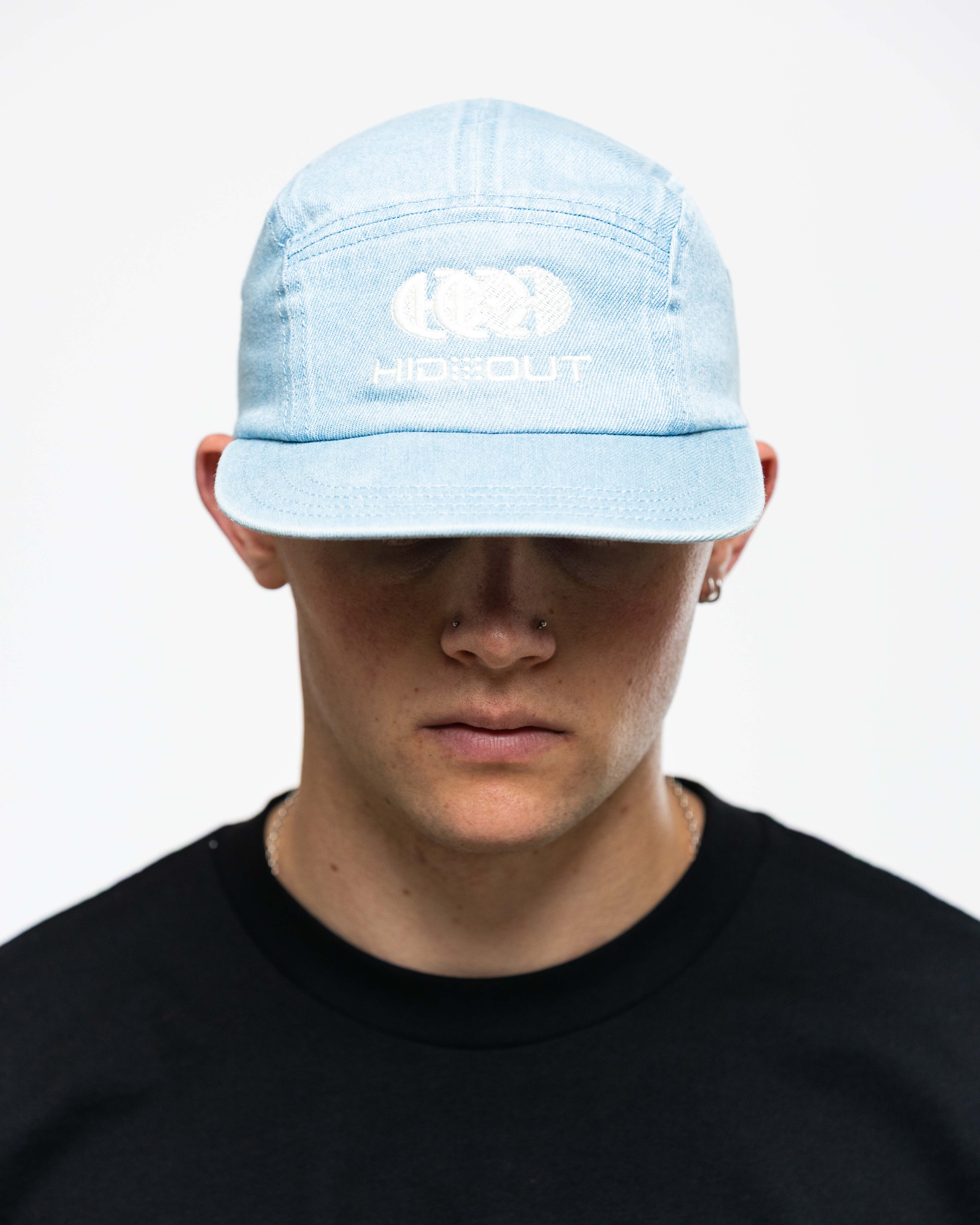 ARLO -CAP 5 PANEL FLAT VISOR- Light Denim