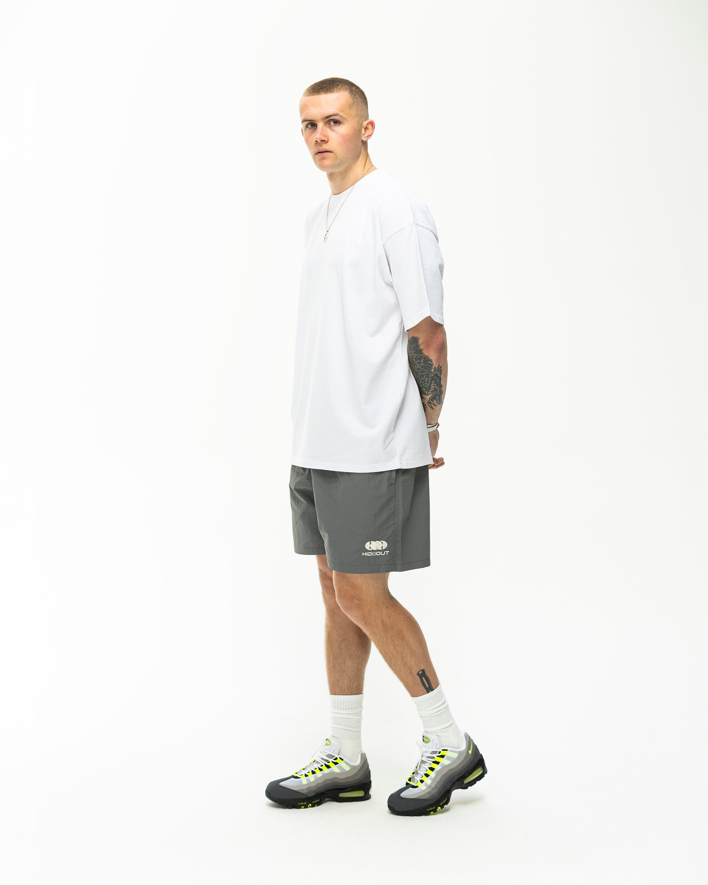 Hidden Hideout Blank tee-Oversized Fit-White