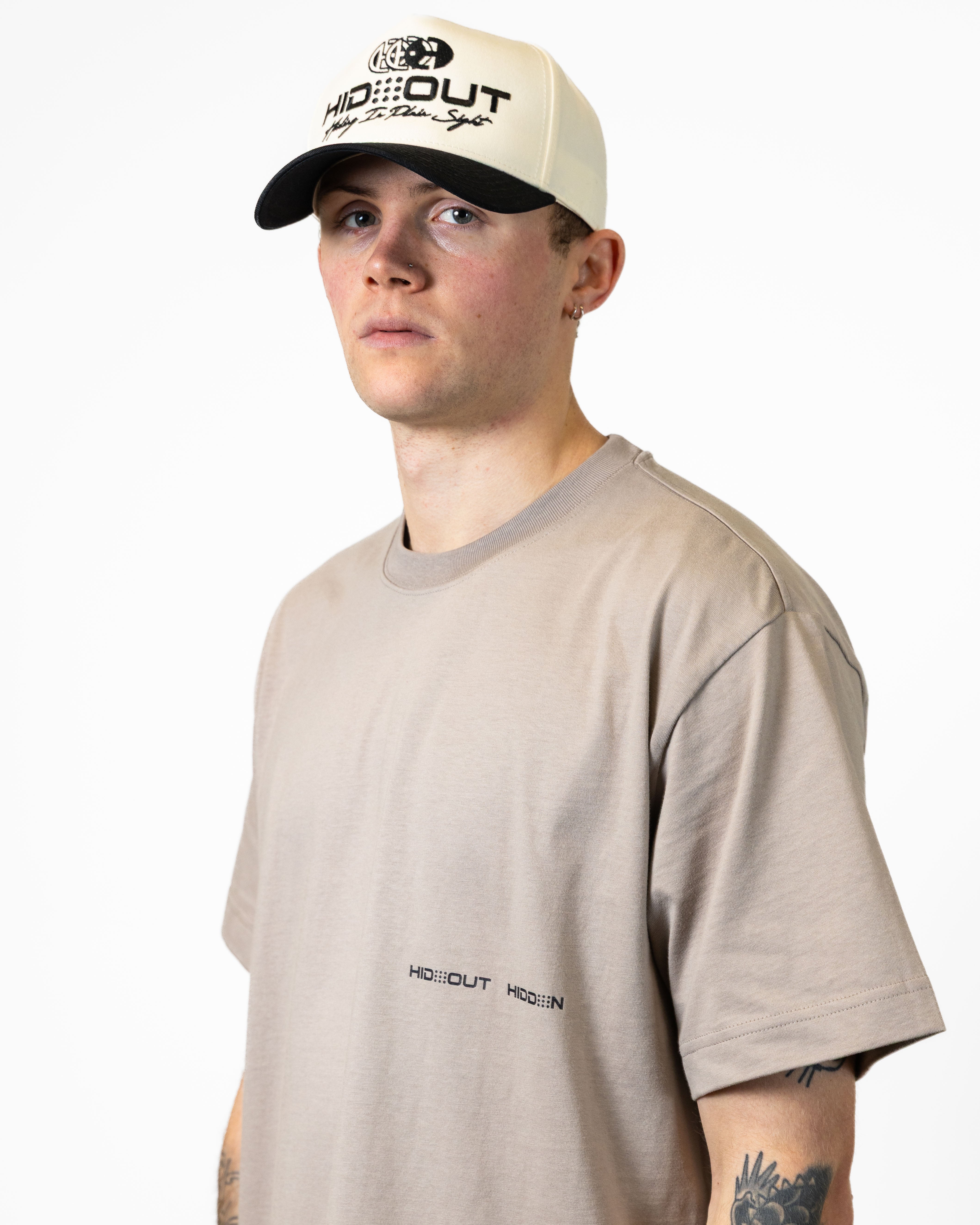 SINGER TEE -GREIGE/BLK- BOXY FIT