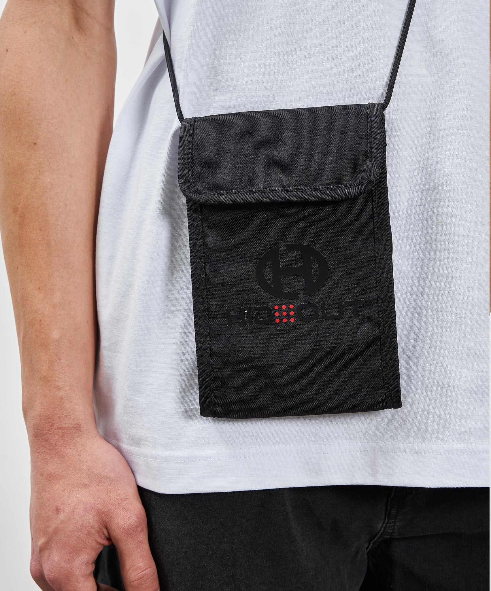 Hidden Hideout Phone Pouch Black Black 